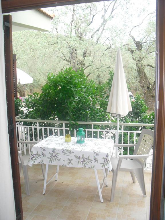Guesthouse Irene Афісос Екстер'єр фото